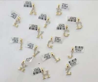 Colgante de letras con dije de alfabeto inicial de diamante genuino de oro amarillo real de 10 k Foto 1 de 4