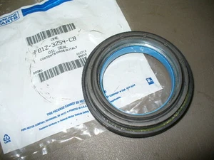 OEM 1999-2004 Ford F-250, F-350 4WD OUTER AXLE SHAFT SEAL (F81Z*3254*CB) - Picture 1 of 3