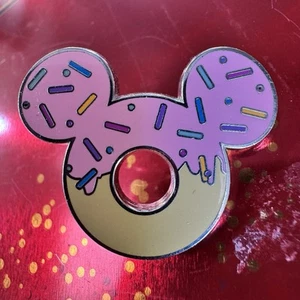 Disney Parks DLR WDW Mickey Minnie Mouse Head As Donut Snacks Pin - Picture 1 of 1