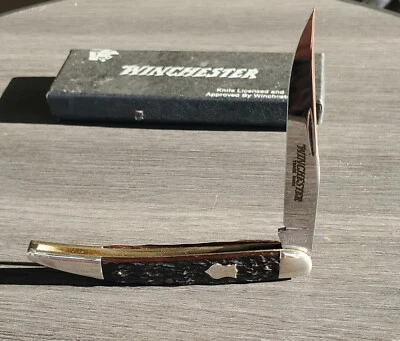 Cuchillo de bolsillo Winchester pequeño palillo de dientes de acero al carbono con asas de hueso jigged Foto 1 de 4