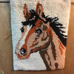 Vintage Riegel Haken Teppich Wandbehang Kunst Pferd - Bild 1 von 8