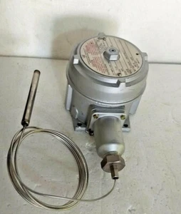 United Electric F120-6BS Thermostat for Hazardous Location range 0-120 F - Picture 1 of 6