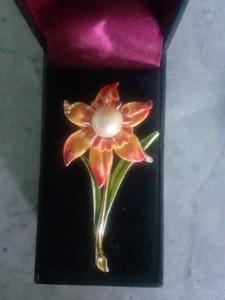 Schöne Blumen Brosche - Bild 1 von 6