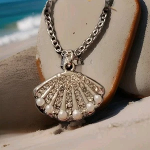 Disney La Sirenita Concha Collar ¡Nuevo! Colección Princesas Disney - Imagen 1 de 4