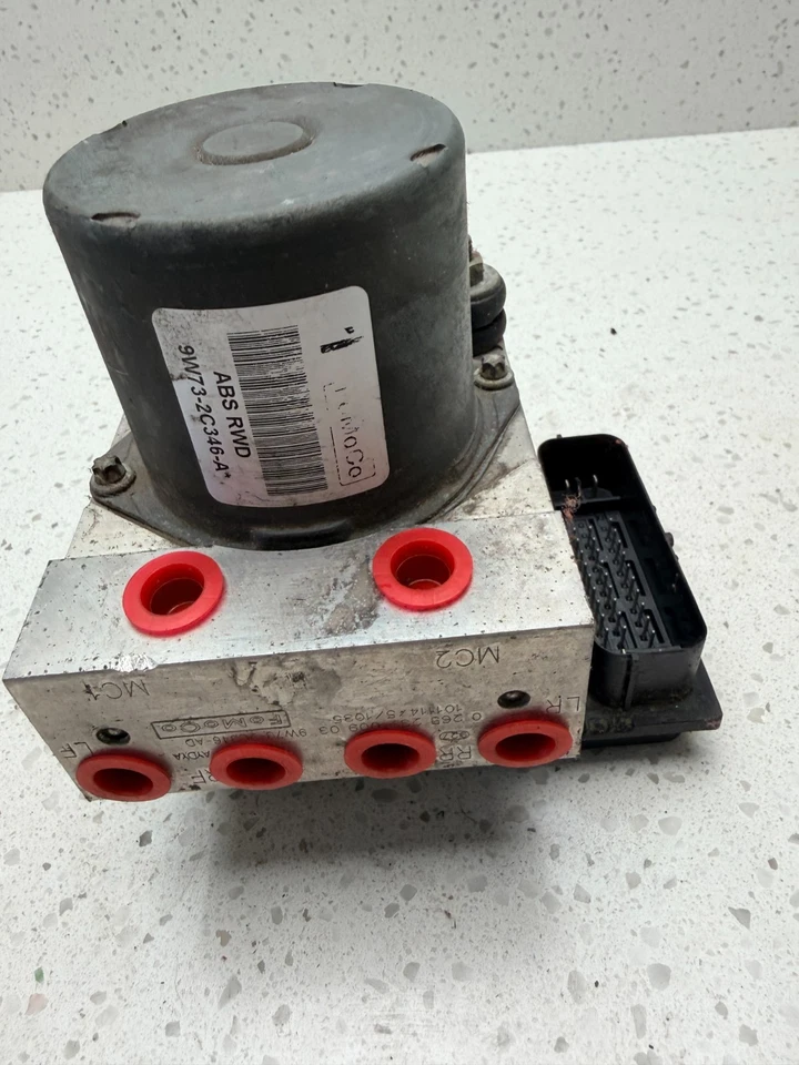 2009-2011 Ford Crown Victoria ABS Pump Control OEM 9W73-2C346-AD Module used - Image 1 of 4