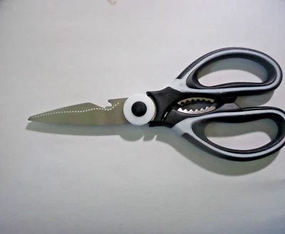 1pc crafts Sewing etc Shears Scissors etc. Black, size 8"----------# lot - Image 1 of 4
