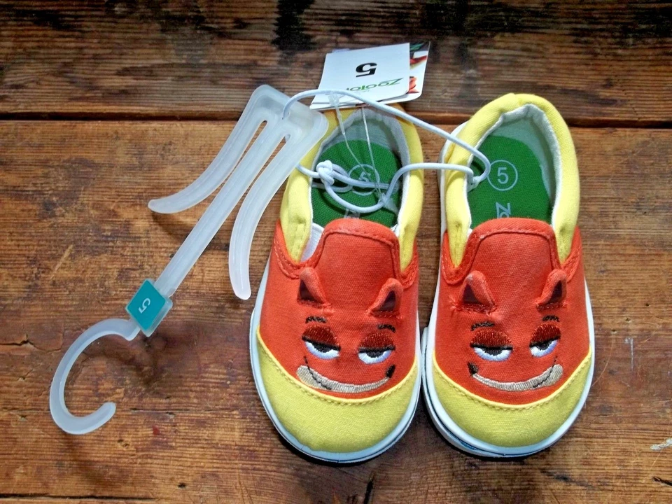 迪士尼 ZOOTOPIA 5 码蹒跚学步儿童鞋帆布懒人鞋懒人帆布 — 第 1/4 张图片