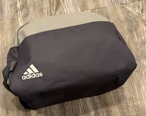 Adidas Men’s Dark Light Grey Logo Zipped Sport / Golf / Toilette Travel Pouch - Picture 1 of 12