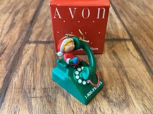 NUEVO Avon "Alguien Especial" Amigo Hablando por Teléfono Adorno - Imagen 1 de 3