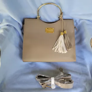 Nuevo bolso bandolera vegano con mango superior BEBE Taupe borlas - Imagen 1 de 5