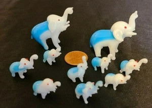 Vintage glass miniature white+ blue elephant family set 10 micro figurine lot #3 - Imagen 1 de 7