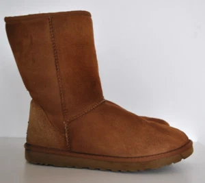 Brown suede slip on sheepskin women classic short II boots size 5.5 (EU 39) UGG - Picture 1 of 6