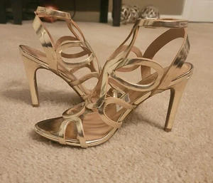 Christian Siriano KoKo Hold Chomp Out Gold Metallic Strappy Stilettos Sz 6 - Picture 1 of 8
