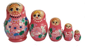 POUPEES RUSSES EMBOITABLES MATRIOCHKA ROSE PEINTE A LA MAIN PAR SIDOROVA RUSSIE - Picture 1 of 1