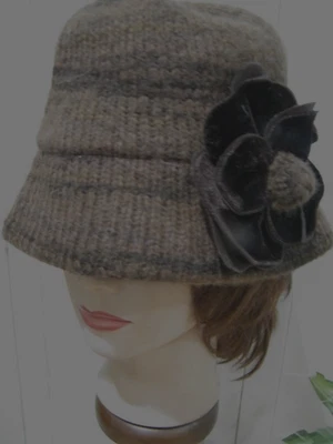 LIZ CLAIBORNE MARRÓN PUNTO NUEVO CON ETIQUETAS CLOCHE CON TERCIOPELO ROSA Foto 1 de 4