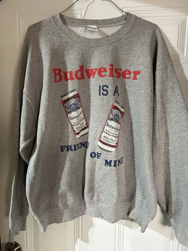 Sudadera polar Budweiser gris gráfica usada en excelente estado, talla M camisetas de comida chatarra Foto 1 de 4