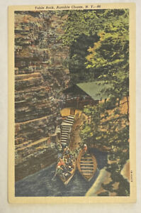 Rock de table pour carte postale, gouffre ausable, N.Y. Bateaux, Personnes