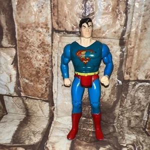 Vintage 1989 Kenner DC Superman Super Heroes Action Figure 5" Basic No Gimmick - Picture 1 of 6
