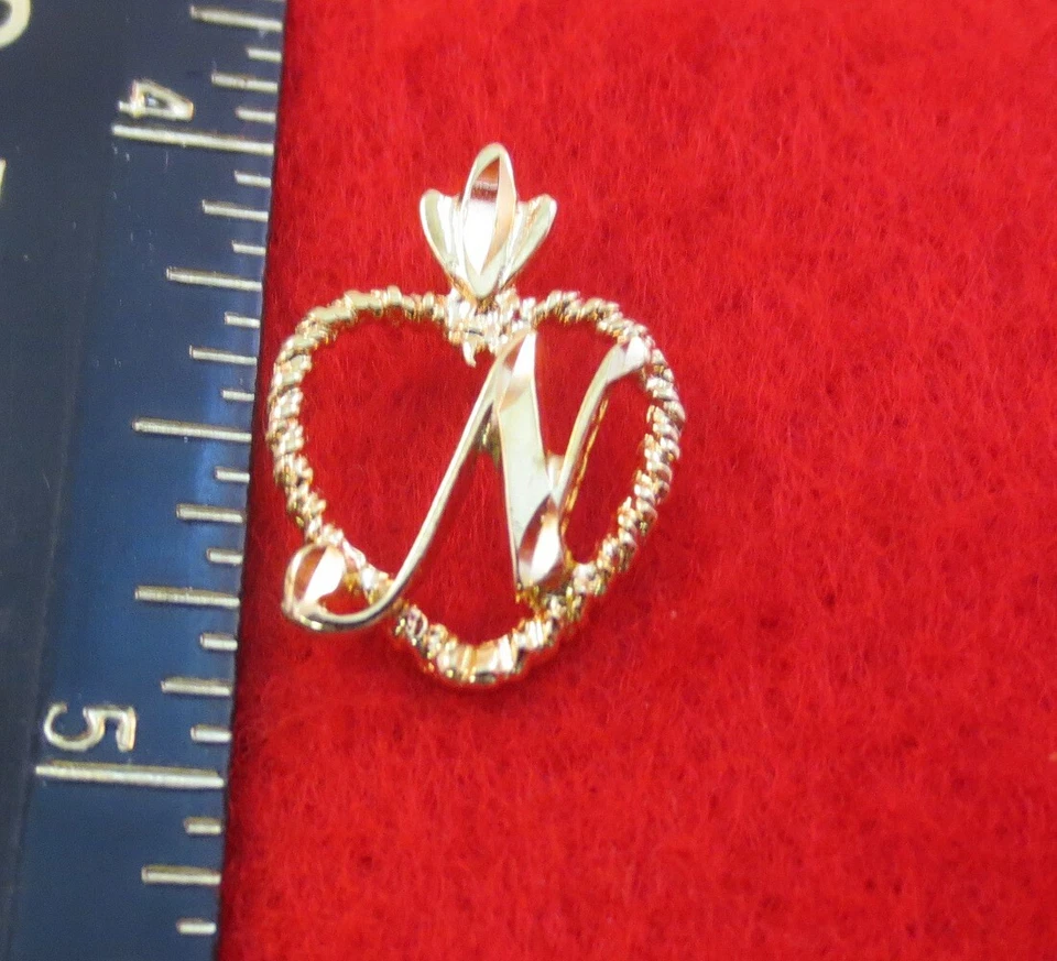 14KT GOLD EP LETTER N INITIAL HEART CHARM PENDANT - Image 1 of 1