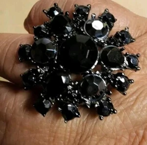 Black Rhinestone Cocktail Ring Size 8 Black-Tone - Picture 1 of 4