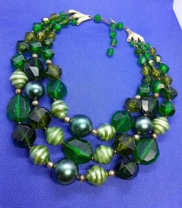 Vintage 50’s Germany 3 Strang Graduated Green Bead Necklace Plastic Faux Pearl - Bild 1 von 8
