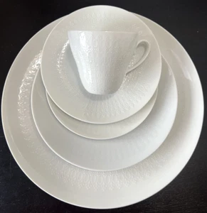 Rosenthal Romance White Studio Line Bjorn Wiinblad Bone China 5 pc Place Setting - Picture 1 of 4
