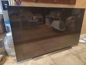 LG OLED65CXPUA CX 65" Smart TV, The Screen was Cracked While Moving! - Picture 1 of 3