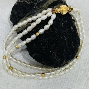 Bracciale Vintage Triplo Filo Perle Oro Giallo 14k Perline e Chiusura a Sfera 7,5” LOOK - Foto 1 di 9