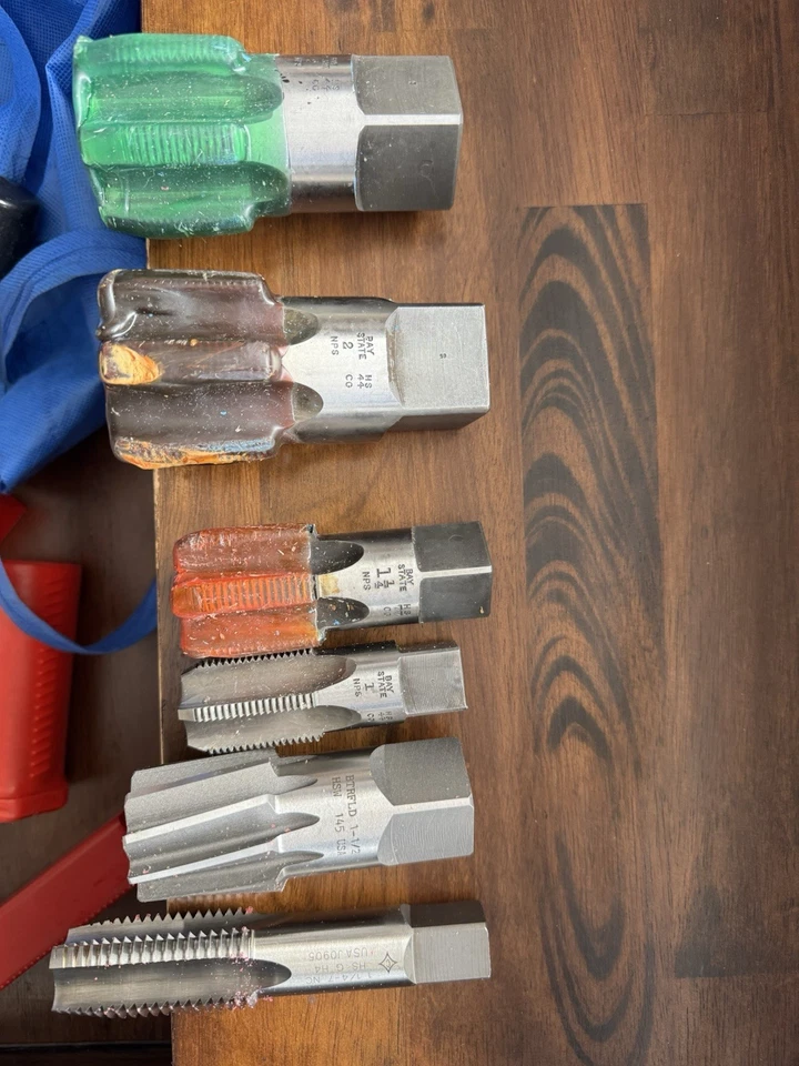 Lote de 6 grifos de acero de alta velocidad Foto 1 de 4