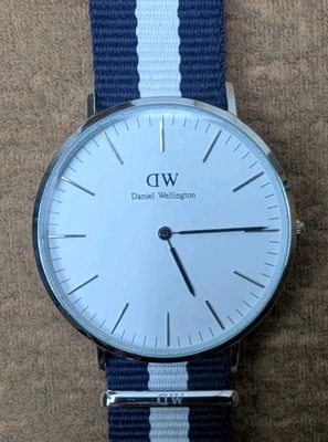 Классические часы Daniel Wellington C2 ремешок Glasgow Nato серебристый нержавеющая сталь - Изображение 1 из 4