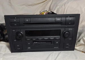 2004-08 Audi A4 AM FM Radio CD Cassette Player w Satellite Control PN 8E0035195H - Bild 1 von 8