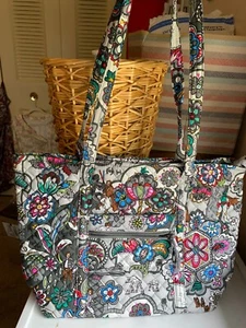 Vera Bradley small Vera tote Star Wars Far Far Away NWT ACTUAL gray multicolor - Picture 1 of 8