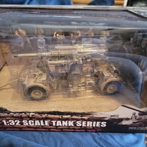 801008B Forces of Valor 88mm FlaK 18 1/32 Model German Army DAK w/8 Figures - Picture 1 of 5