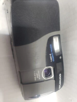 Olympus Camedia D-200L 0.3MP Retro Digital Point & Shoot Camera with power plug - Image 1 of 4