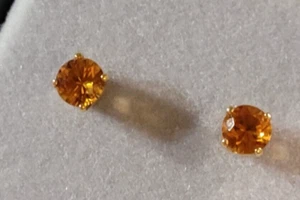 14k Yellow Gold MED ORANGE GOLD QUARTZ Round Solitaire Earrings .59 ctw .88 grms - Picture 1 of 7