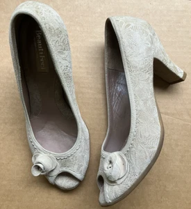 Beautifeel Cream Heels Size 39 Suede Peep Toe "Glasgow" size 8 - Picture 1 of 8