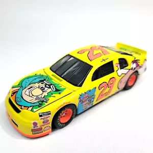 1:43 Steve Grissom 1997 Cartoon Network Wacky Racing auto pressofusa Revell NASCAR - Foto 1 di 5