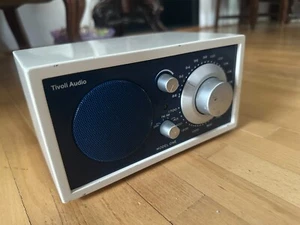 TIVOLI AUDIO MODEL ONE RADIO, weiß blau, VINTAGE, RESTAURIERT, TOPP - Bild 1 von 4