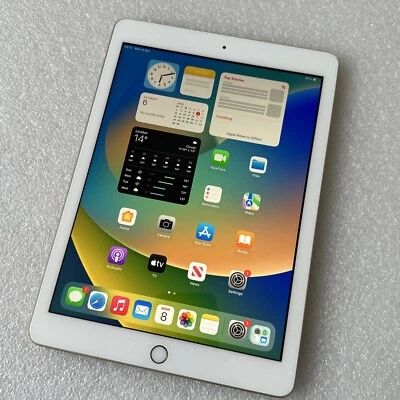 Apple iPad 5th Gen. 128GB, Wi-Fi, 9.7in - Gold - GOOD CONDITION - ref: 165 - Image 1 of 4