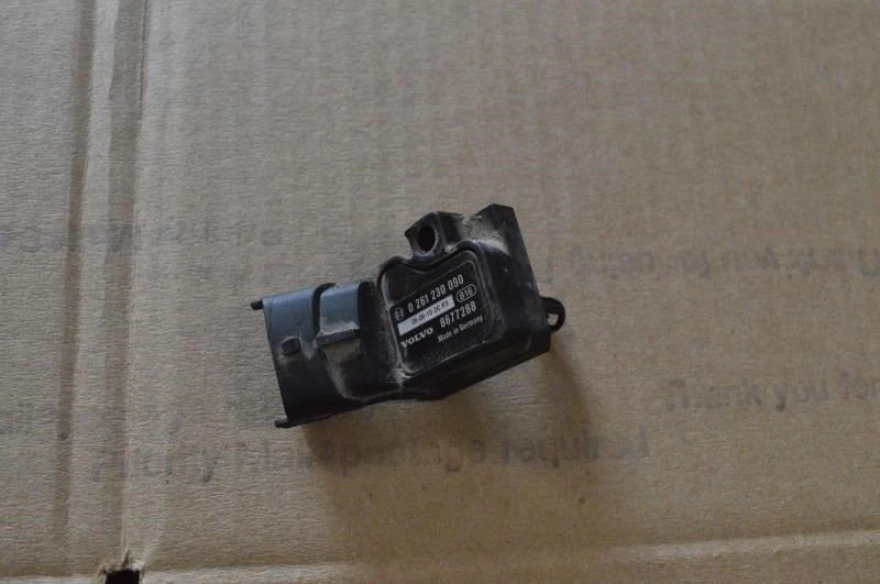 Volvo V70 2005 2006 2007 colector presión de aire. SENSOR MAPA 8677288 Foto 1 de 4