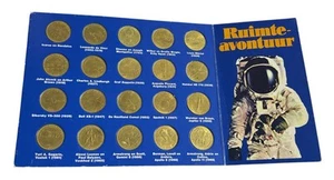 GUSCIO COLLEZIONE COMPLETA DI 20 GETTONI UOMO IN VOLO 1969 In Folder Originale - Foto 1 di 3