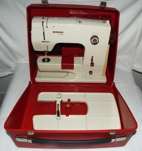 VINTAGE BERNINA MINNIEMATIC 807 SWISS SEWING MACHINE W/CASE & ACCESSORIES READ! - Picture 1 of 24