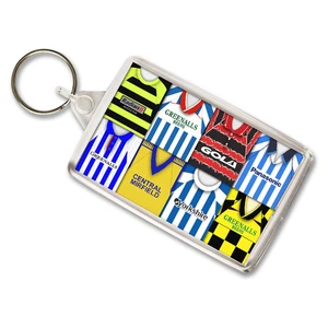 Huddersfield Retro Shirt Montage Schlüsselanhänger Schlüsselanhängsel klassische Sets tolles Geschenk - Bild 1 von 1