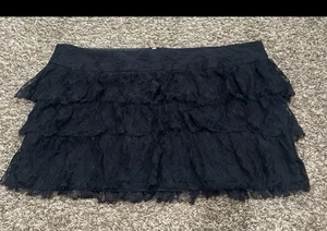 Torrid Minirock schwarz Spitze Stufen Größe 22 - Bild 1 von 3