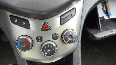 2015-2016 Chevrolet Sonic Center Dash Climate HVAC Control Unit OEM - Image 1 of 4