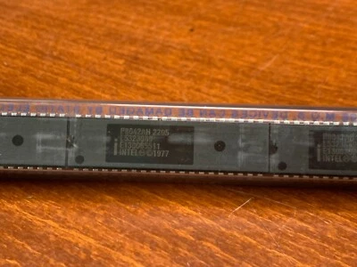 CANTIDAD-1 Microcontrolador Intel IC 8 bits 12,5 MHz 2 KB (2K x 8) ROM 40-DIP P8042AH Foto 1 de 4