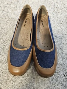 Array Womens Cascade Padded Insole Slip On Two-Tone Flats Shoes Size 9.5w - Picture 1 of 10
