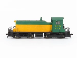 HO Scale AHM CNW Chicago Northwestern SW1 Diesel Locomotive #476 - Picture 1 of 11