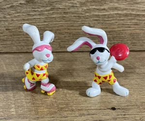 1989 Applause Beach Bunnies Lot Of 2 Throwing Frisbee & Roller Skater 2.5" PVC - Picture 1 of 9