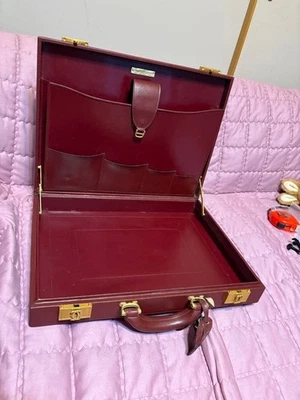 Maletín Cartier Must Line de cuero burdeos 39,5 cm x 30 cm Japón Foto 1 de 4